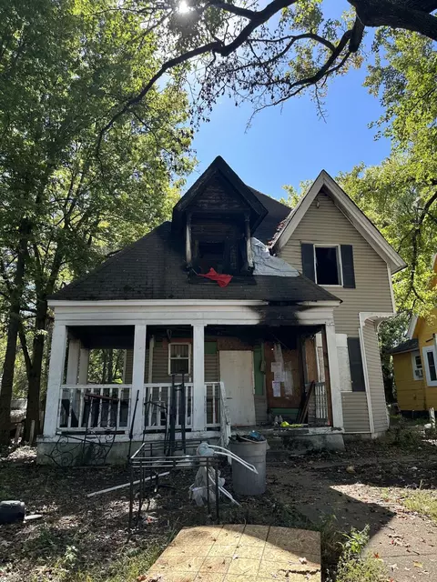 103 E Mckellar Ave, Memphis, TN 38109