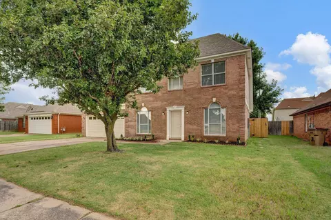 7726 Parkmont Dr, Memphis, TN 38125