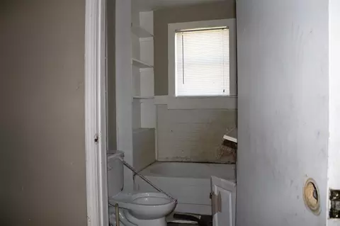 478 Dixie St, Memphis, TN 38109 photo 6