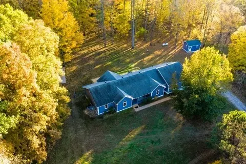 936 Promise Land Rd, Charlotte, TN 37036