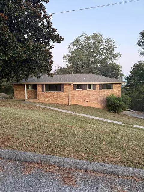 1112 Ridgetop Dr, Chattanooga, TN 37421