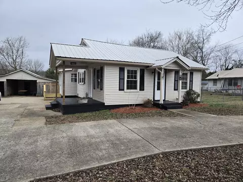 1755 W Trace Creek Rd, Waverly, TN 37185