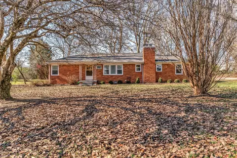 510 N Russell St, Portland, TN 37148
