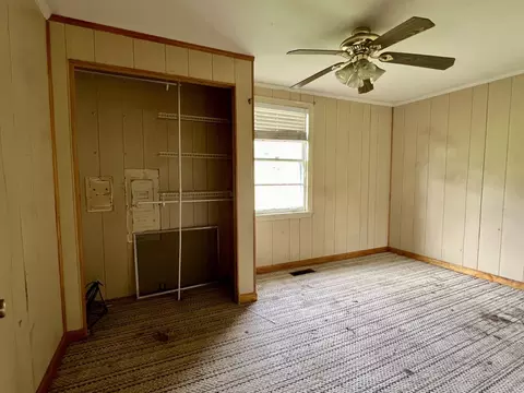 Bedroom - 250 Chipman Rd, Bethpage, TN 37022 photo 2 of 4
