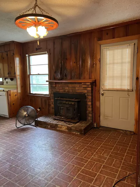 Kitchen - 250 Chipman Rd, Bethpage, TN 37022 photo 6 of 6