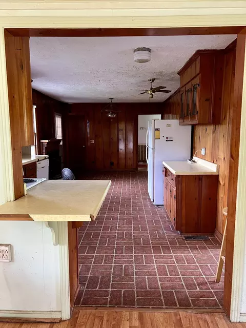 Kitchen - 250 Chipman Rd, Bethpage, TN 37022 photo 3 of 6