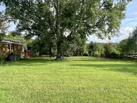 Exterior - 250 Chipman Rd, Bethpage, TN 37022 photo 1 of 12
