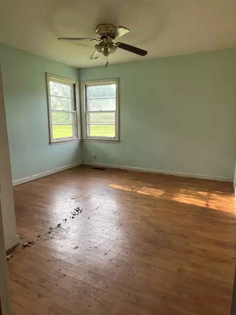 Bedroom - 250 Chipman Rd, Bethpage, TN 37022 photo 3 of 4