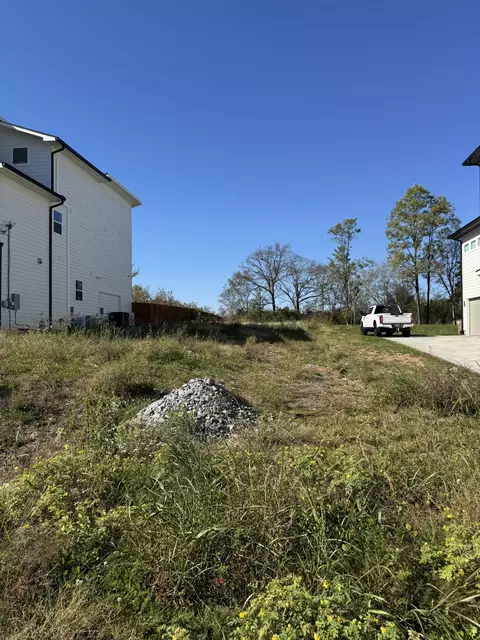 1535 E Stewarts Ln, Nashville, TN 37218