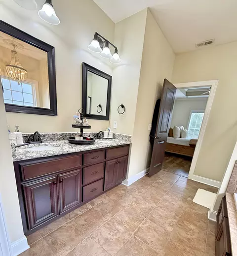 Bath - 1120 Rivercrest Dr, Murfreesboro, TN 37129 photo 2 of 4