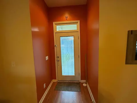 Entry Way - 141 Foxrun, Springfield, TN 37172 photo 2 of 4