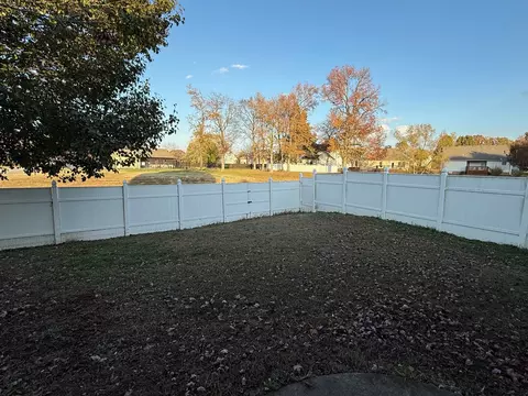Exterior - 141 Foxrun, Springfield, TN 37172 photo 5 of 7