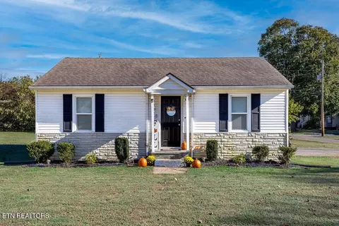 2390 Cecelia Ave, Maryville, TN 37804