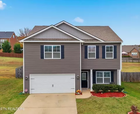 557 Smoky Valley Ln, Seymour, TN 37865
