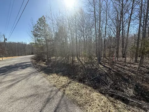28 Backwoods Ests, Indian Mound, TN 37079