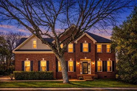 224 Spy Glass Way, Hendersonville, TN 37075