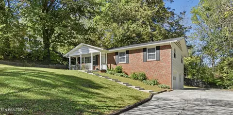 8017 Sabre Dr, Knoxville, TN 37919