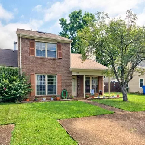 1303 Village Green Dr, Hixson, TN 37343