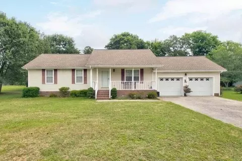 1651 Dallas Lake Rd, Hixson, TN 37343