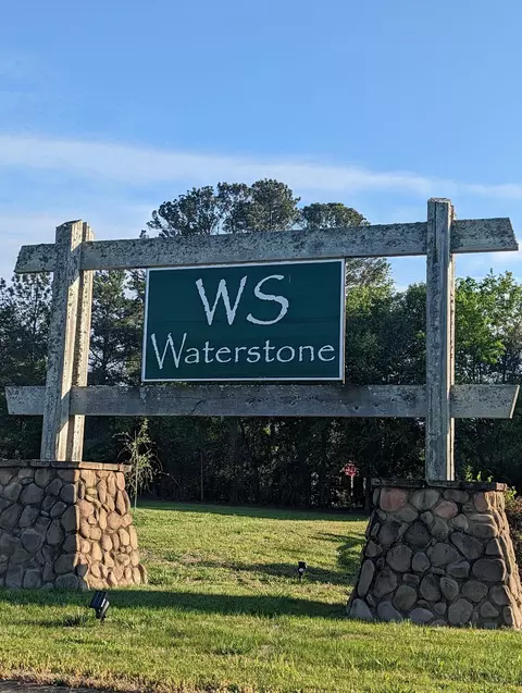 198 Waterstone Dr, Benton, TN 37307