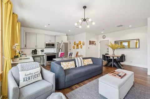 612 21st Ave N #113, Nashville, TN 37203