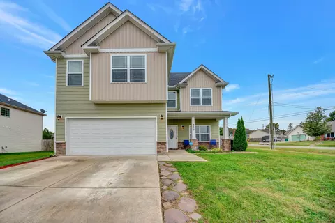 200 Maple Leaf Ct, Smyrna, TN 37167