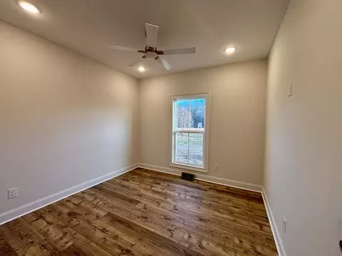 Bedroom - 1826 Pocahontas Rd, Morrison, TN 37357 photo 2 of 3
