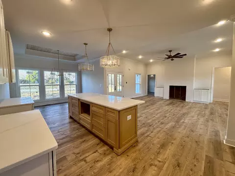 Living - 1826 Pocahontas Rd, Morrison, TN 37357 photo 3 of 6