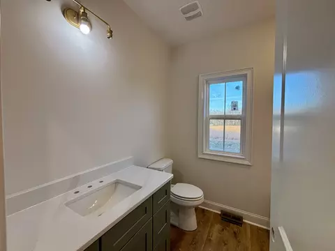 Bath - 1826 Pocahontas Rd, Morrison, TN 37357 photo 5 of 5