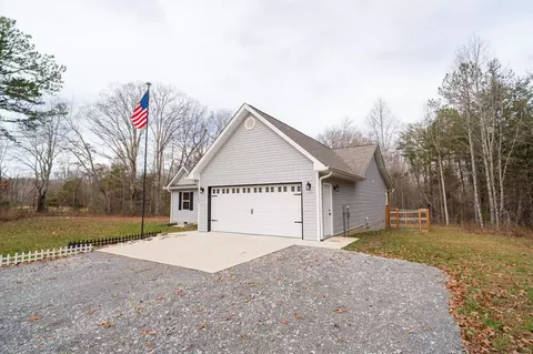 1561 Bicknell Rd, Clarkrange, TN 38553 photo 3