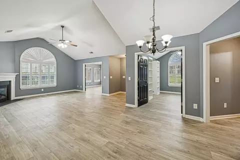 825 S Browns Ln #2102, Gallatin, TN 37066