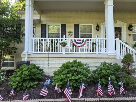 Exterior - 307 Crestview Dr, Dickson, TN 37055 photo 6 of 12