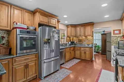 Kitchen - 307 Crestview Dr, Dickson, TN 37055 photo 3 of 8