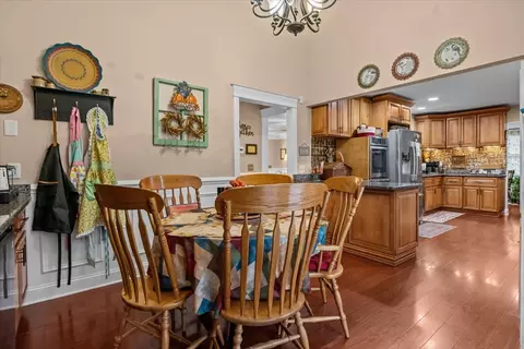 Dining - 307 Crestview Dr, Dickson, TN 37055 photo 3 of 4