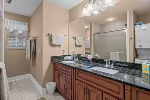 Bath - 307 Crestview Dr, Dickson, TN 37055 photo 3 of 7