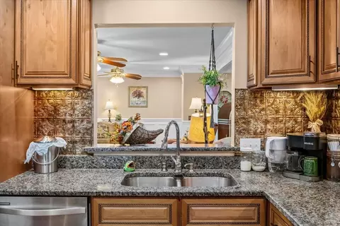 Kitchen - 307 Crestview Dr, Dickson, TN 37055 photo 2 of 8