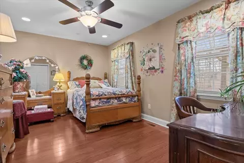 Bedroom - 307 Crestview Dr, Dickson, TN 37055 photo 3 of 7