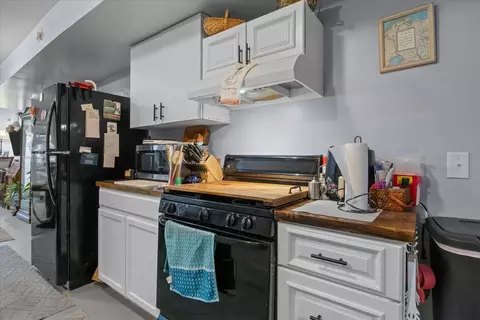 Kitchen - 307 Crestview Dr, Dickson, TN 37055 photo 8 of 8