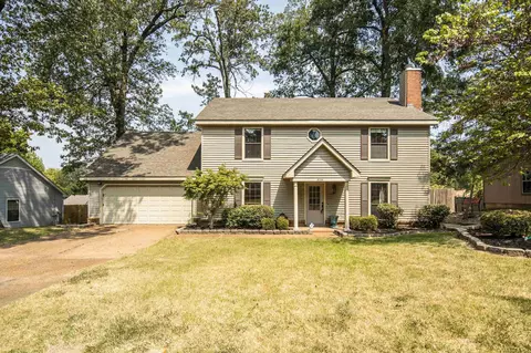 5744 N Lake Oaks Dr, Memphis, TN 38134