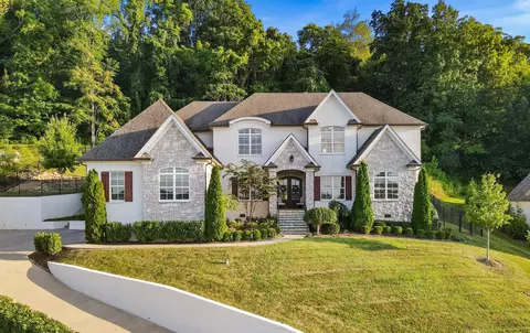 1023 Stockett Dr, Nashville, TN 37221