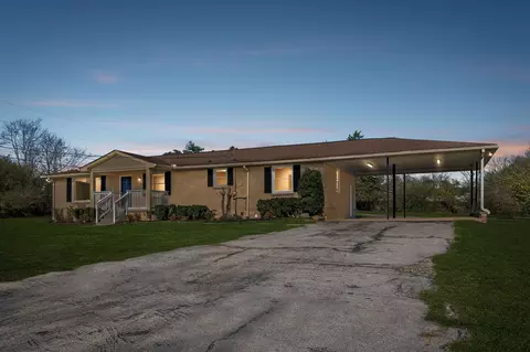 7403 Old Nashville Rd, Fairview, TN 37062