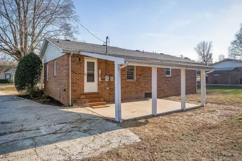 Exterior - 681 Hennessee Ave, Morrison, TN 37357 photo 4 of 5