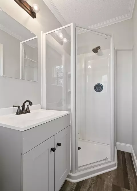Bath - 681 Hennessee Ave, Morrison, TN 37357 photo 2 of 2