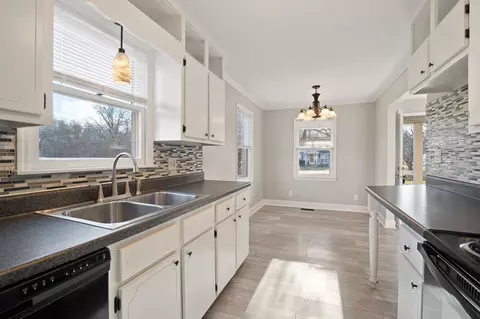 Kitchen - 681 Hennessee Ave, Morrison, TN 37357 photo 3 of 3