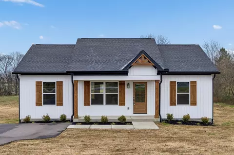 1015 Landing Ln #LOT 1, Adams, TN 37010