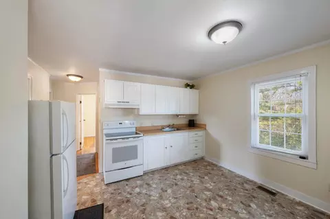 Kitchen - 105 Arnold St, Centerville, TN 37033 photo 1 of 2