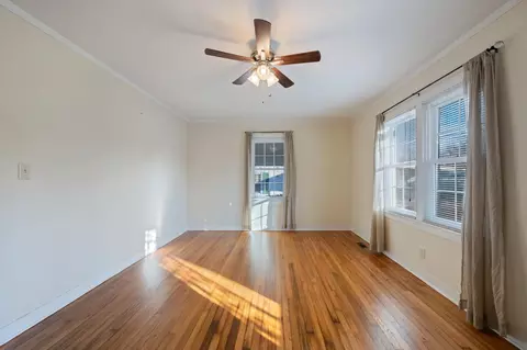Living - 105 Arnold St, Centerville, TN 37033 photo 1 of 2