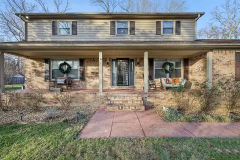 105 Regwood Dr, Tullahoma, TN 37388