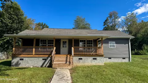 138 Lloyd St, Oneida, TN 37841 photo 2
