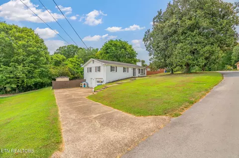 104 Westwood Dr, Clinton, TN 37716